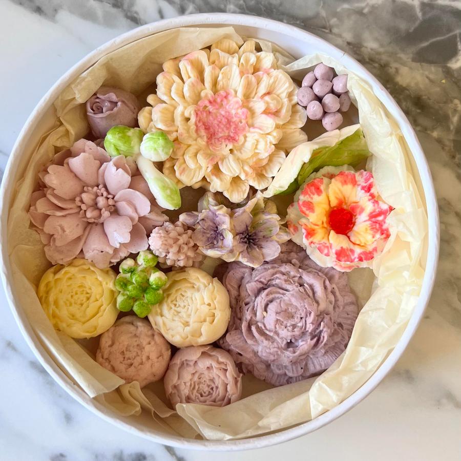 Букеты цветов из зефира в упаковке с логотипом Букеты цветов из зефира в упаковке с логотипом