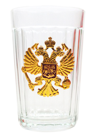 Граненые стаканы с российской и советской символикой